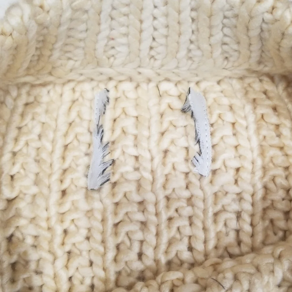 UNIF Chunky Knit Oversized Sweater - Picture 5 of 8